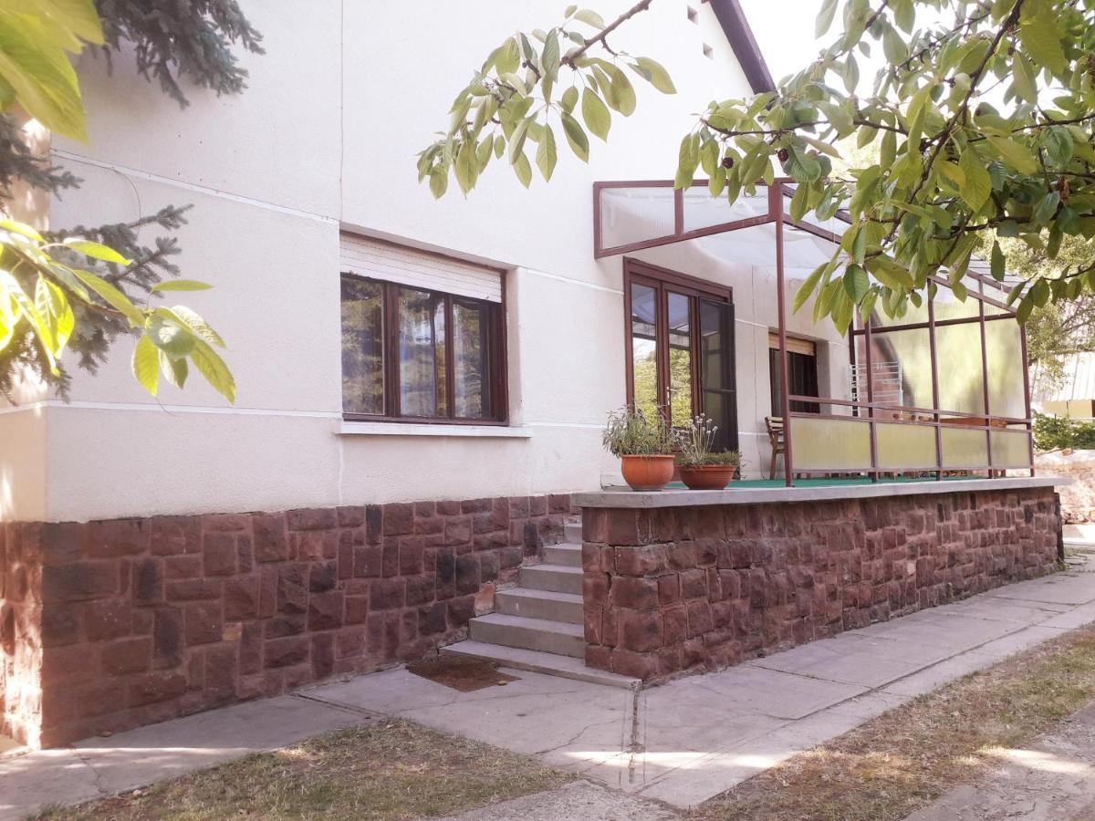 הוילה Rozmaring Apartman Zánka מראה חיצוני תמונה